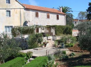 Casa Nr. 100
